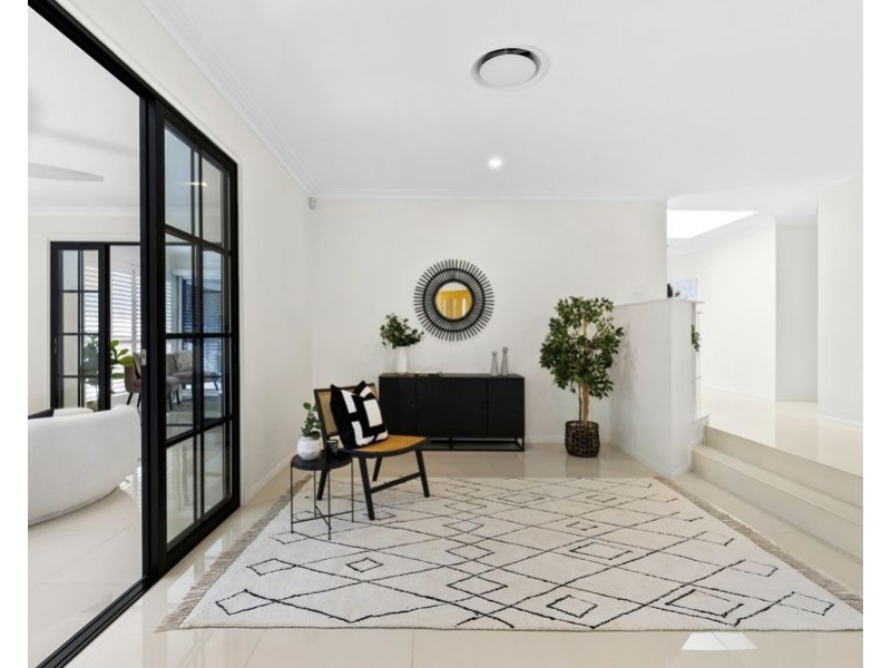 1 Jarvis Place, Arundel QLD 4214