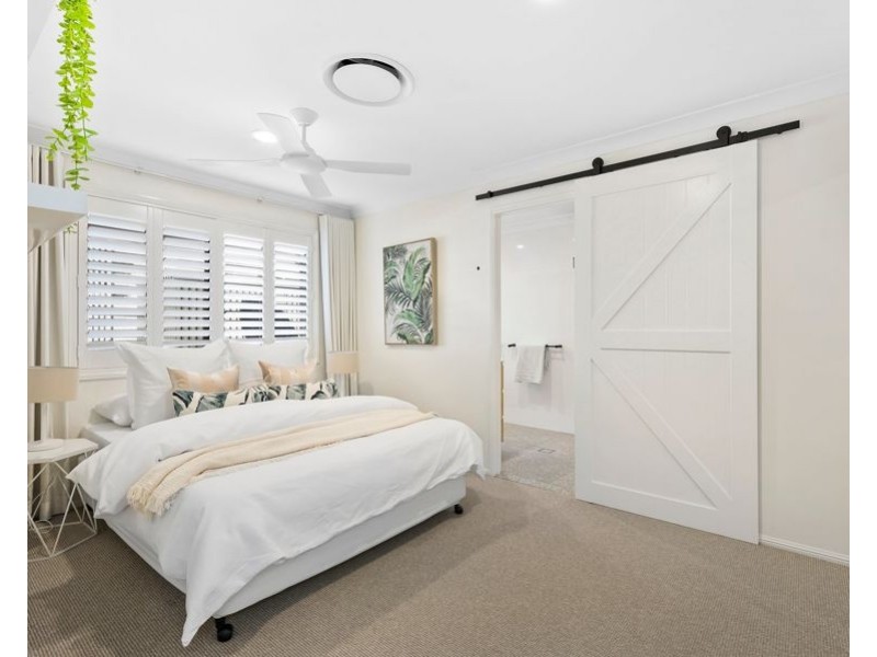 1 Jarvis Place, Arundel QLD 4214