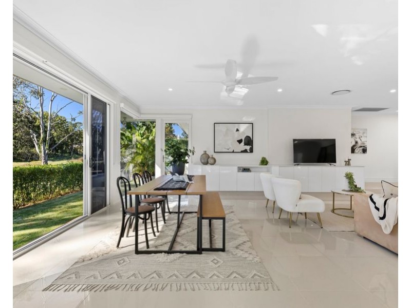 1 Jarvis Place, Arundel QLD 4214