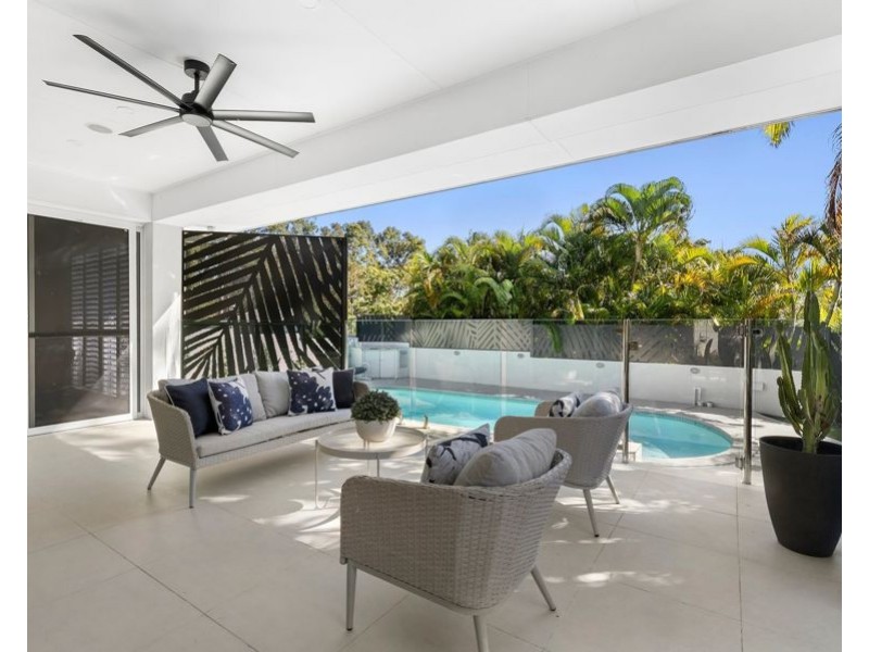 1 Jarvis Place, Arundel QLD 4214