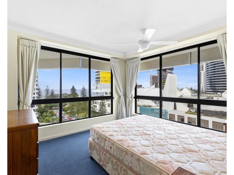 103/15 Victoria Avenue, Broadbeach QLD 4218