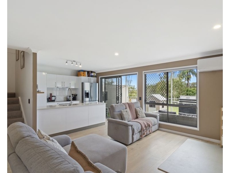 2/40-48 Macadie Way, Merrimac QLD 4226