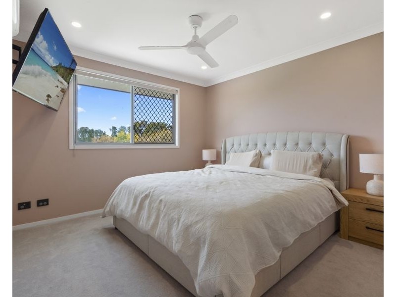 2/40-48 Macadie Way, Merrimac QLD 4226