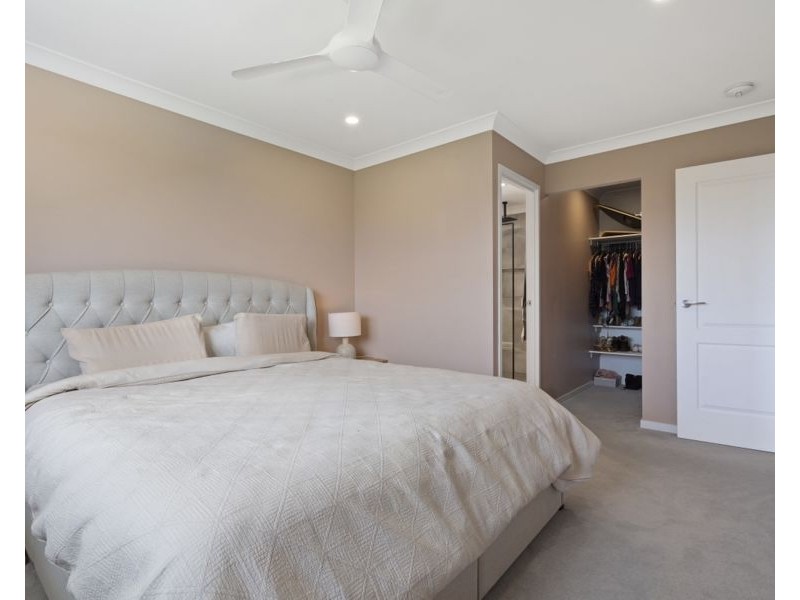 2/40-48 Macadie Way, Merrimac QLD 4226