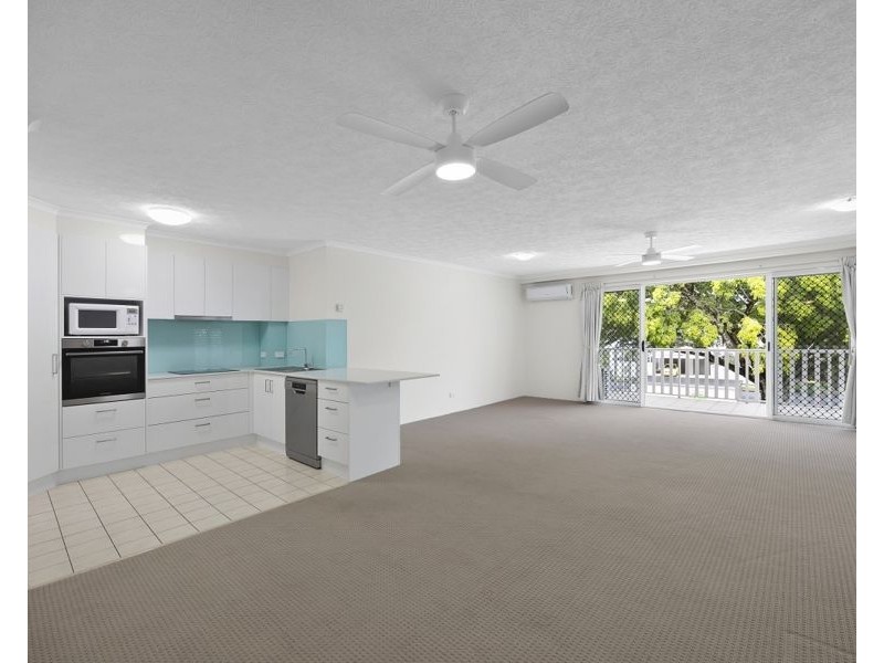 7/27 Walton Street, Southport QLD 4215