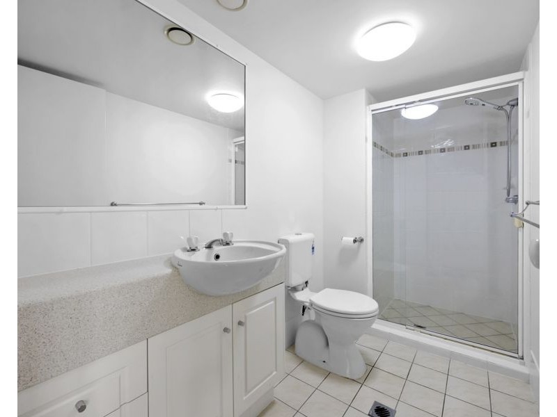 7/27 Walton Street, Southport QLD 4215