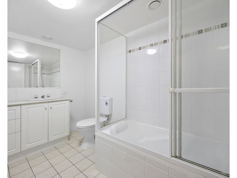 7/27 Walton Street, Southport QLD 4215