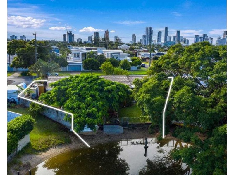 19 Rio Vista Boulevard, Broadbeach Waters QLD 4218