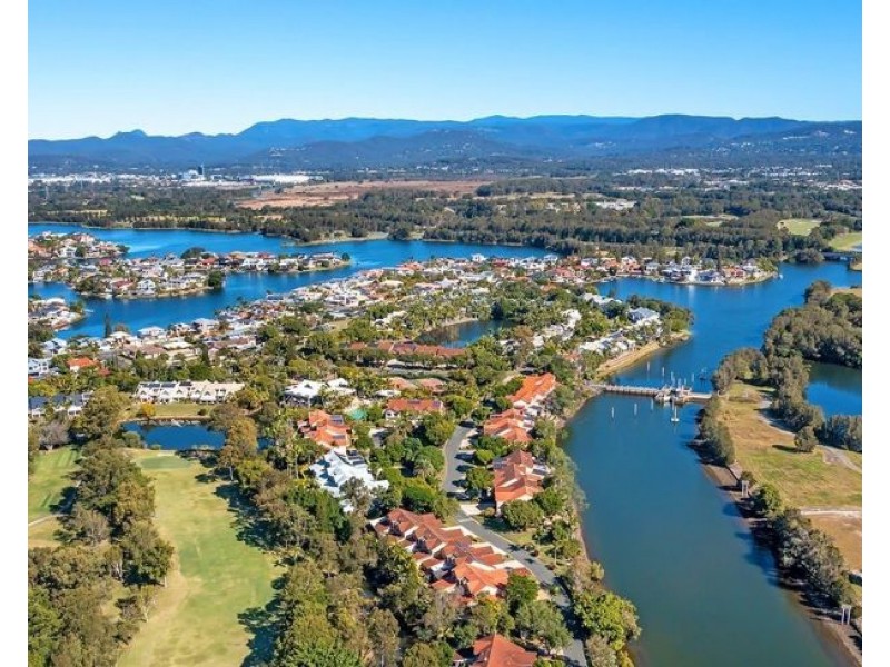 143/125 Santa Cruz Boulevard, Clear Island Waters QLD 4226