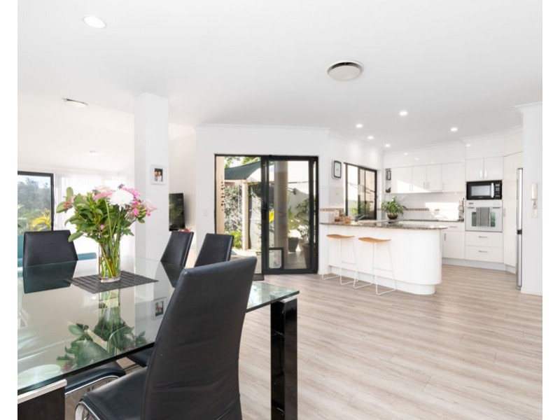 143/125 Santa Cruz Boulevard, Clear Island Waters QLD 4226