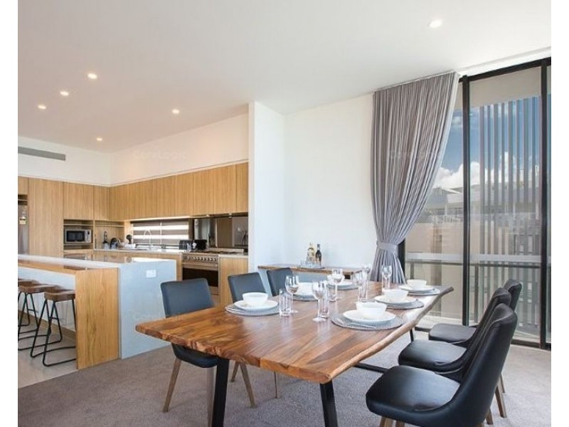 502 Marine Parade, Biggera Waters QLD 4216