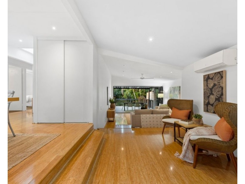 9 Saltash Street, Labrador QLD 4215