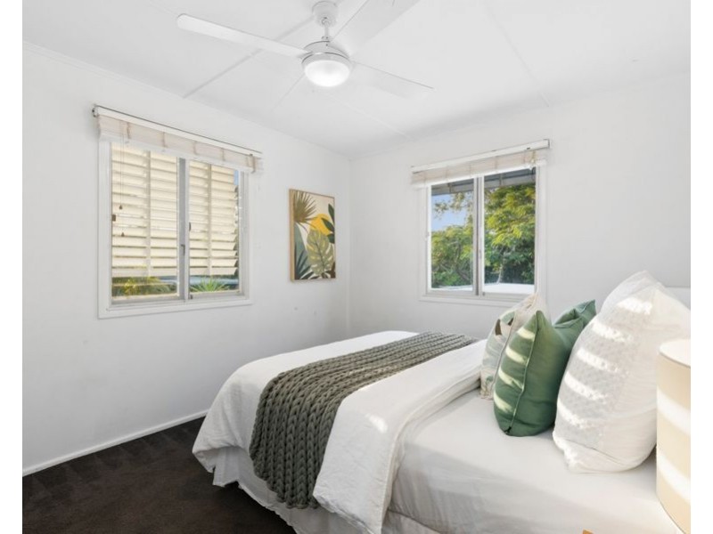 9 Saltash Street, Labrador QLD 4215
