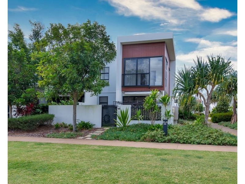 16 Mayfair Lane, Hope Island QLD 4212