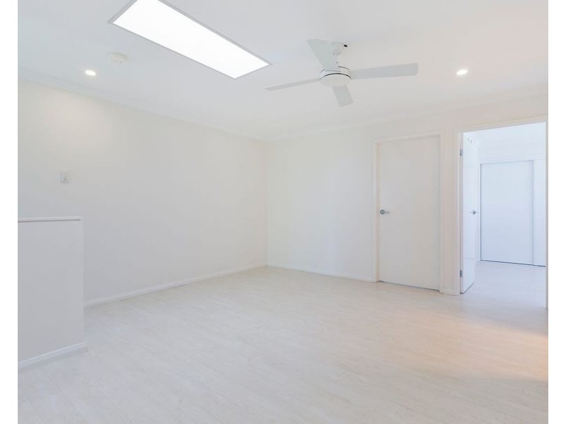 16 Mayfair Lane, Hope Island QLD 4212