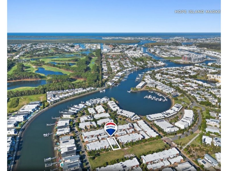 16 Mayfair Lane, Hope Island QLD 4212