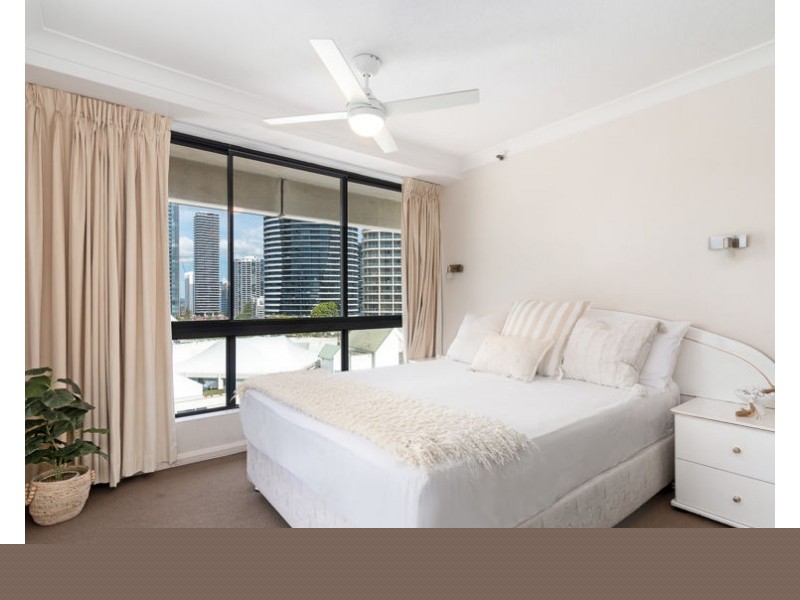 113/15 Victoria Avenue, Broadbeach QLD 4218