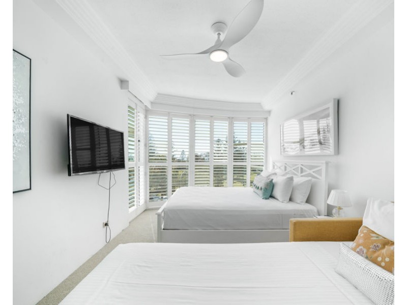 12/177 Old Burleigh Road, Broadbeach QLD 4218