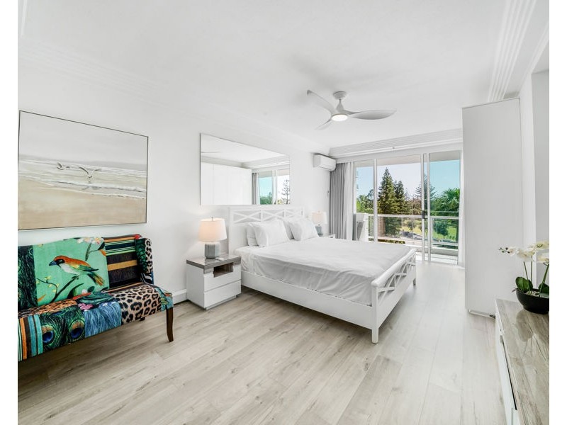 12/177 Old Burleigh Road, Broadbeach QLD 4218