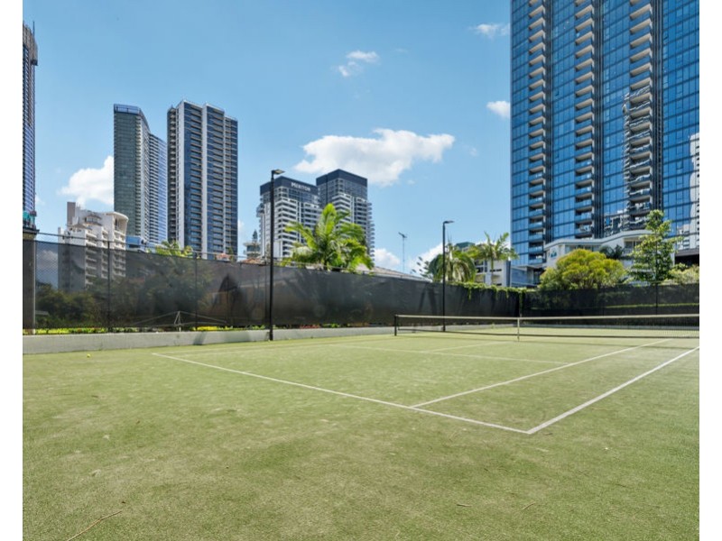 12/177 Old Burleigh Road, Broadbeach QLD 4218