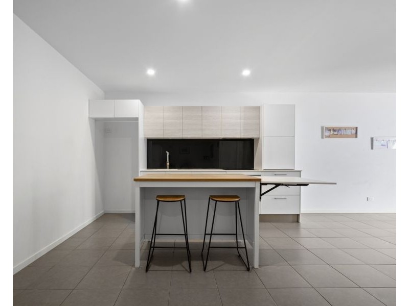 1211/6-8 Waterford Court, Bundall QLD 4217