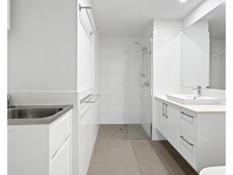 1211/6-8 Waterford Court, Bundall QLD 4217