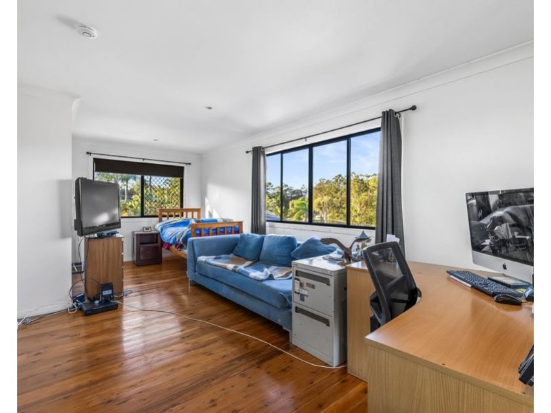 4 Flinders Avenue, Molendinar QLD 4214