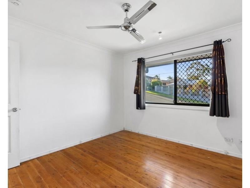 4 Flinders Avenue, Molendinar QLD 4214