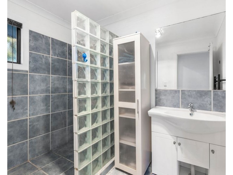 4 Flinders Avenue, Molendinar QLD 4214