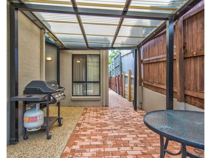 2/8 Geoff Wolter Drive West, Molendinar QLD 4214