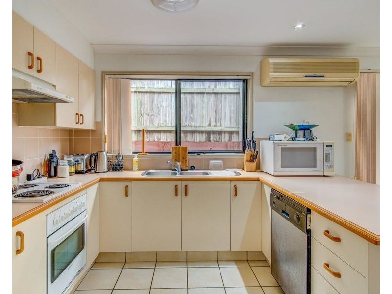 2/8 Geoff Wolter Drive West, Molendinar QLD 4214
