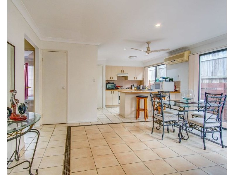 2/8 Geoff Wolter Drive West, Molendinar QLD 4214