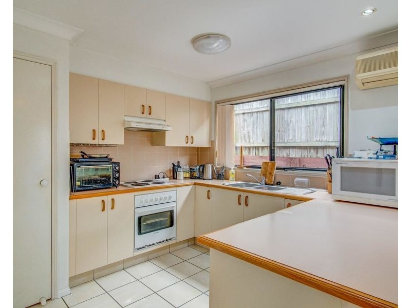 2/8 Geoff Wolter Drive West, Molendinar QLD 4214