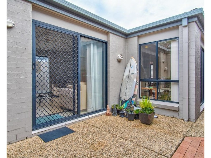 2/8 Geoff Wolter Drive West, Molendinar QLD 4214