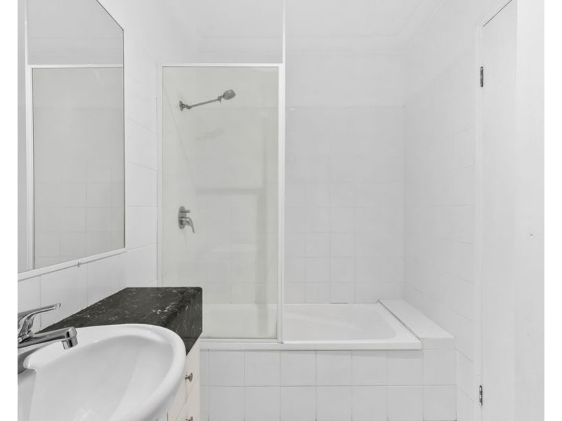 3/20 Brown Street, Labrador QLD 4215