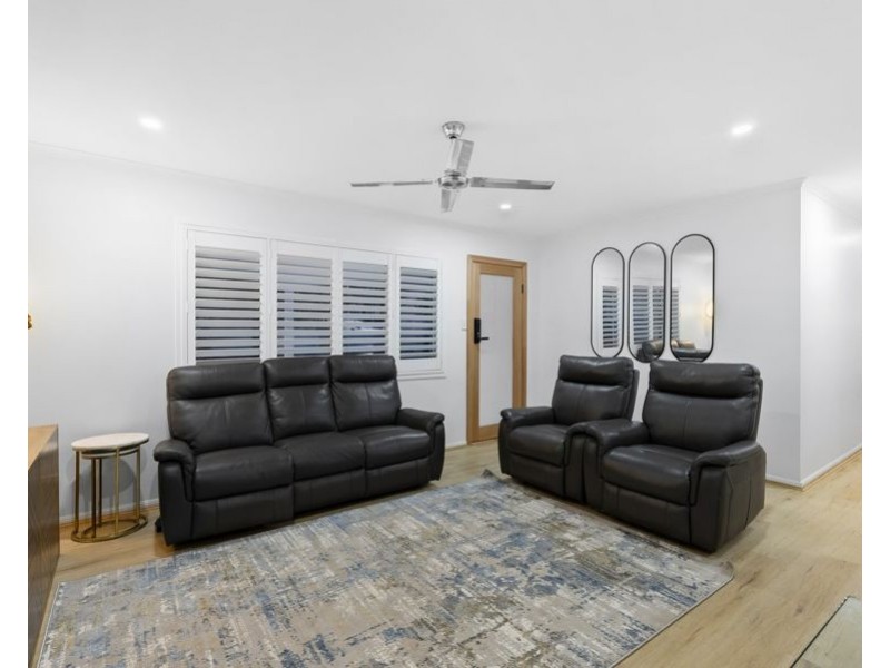 20 Blaxland Avenue, Molendinar QLD 4214