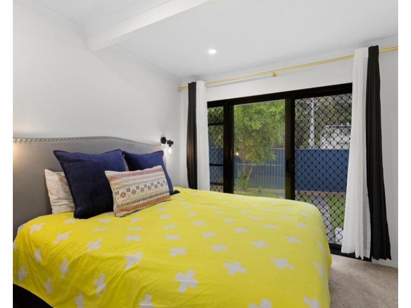 20 Blaxland Avenue, Molendinar QLD 4214