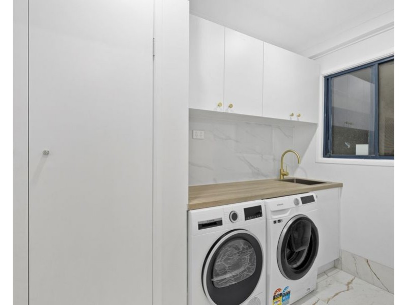 20 Blaxland Avenue, Molendinar QLD 4214