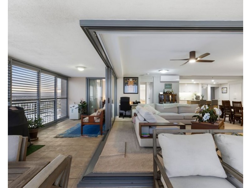 274/105 Scarborough Street, Southport QLD 4215