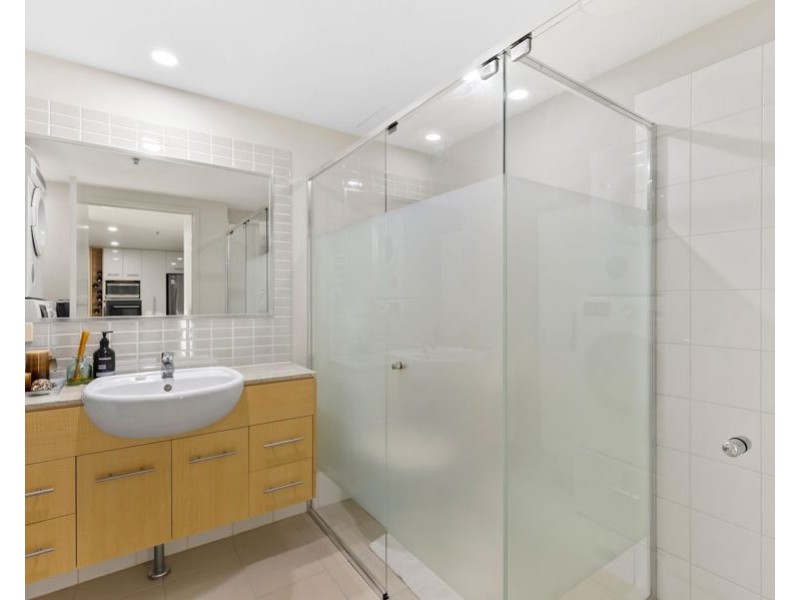 274/105 Scarborough Street, Southport QLD 4215