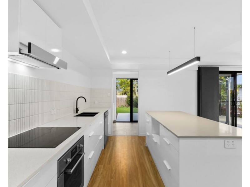 15B Mattocks Road, Burleigh Waters QLD 4220