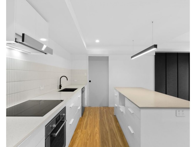 15B Mattocks Road, Burleigh Waters QLD 4220