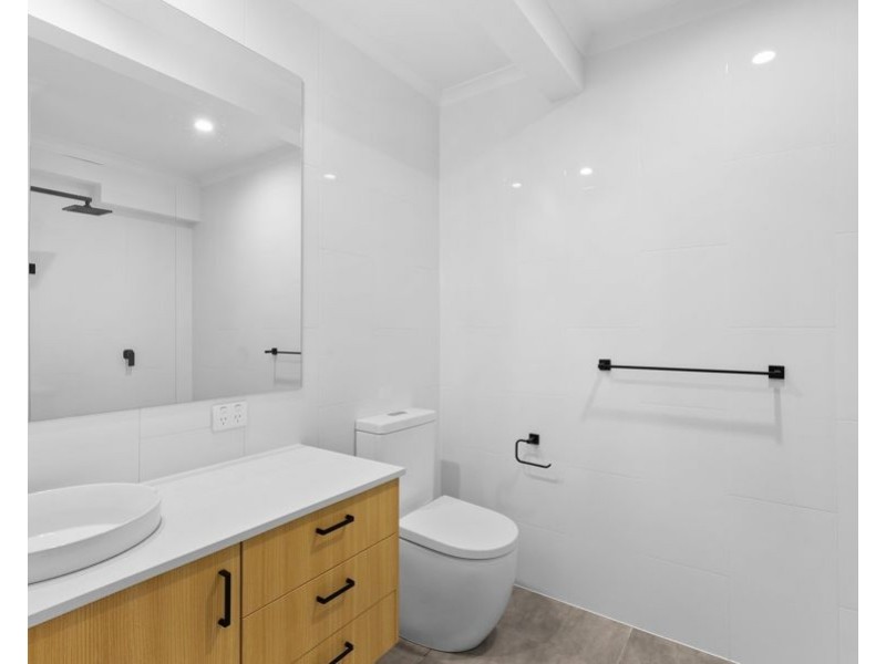 15B Mattocks Road, Burleigh Waters QLD 4220