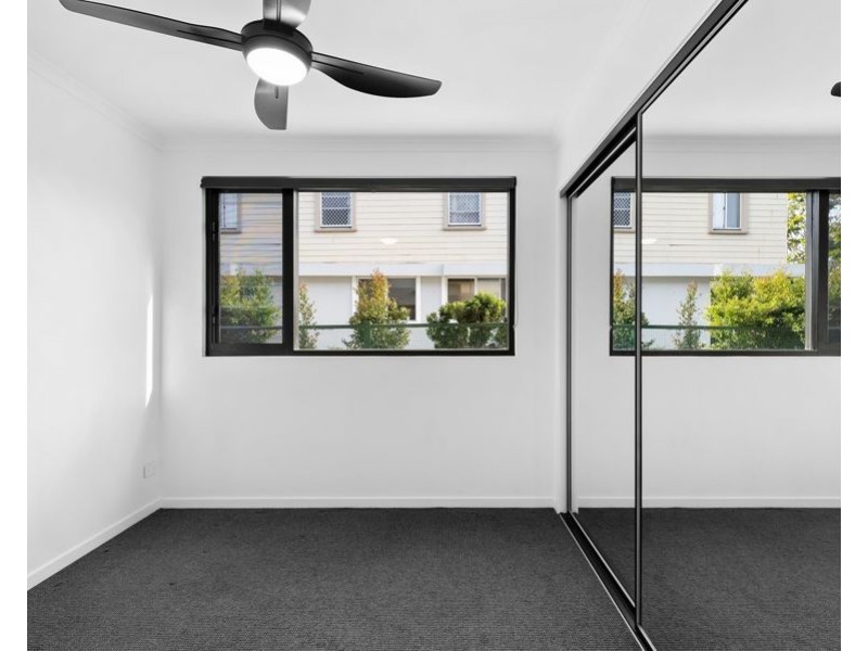 15B Mattocks Road, Burleigh Waters QLD 4220