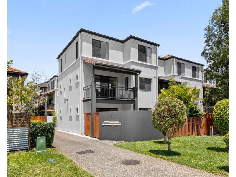 1/1 Alexandrina Drive, Varsity Lakes QLD 4227