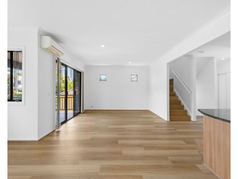 1/1 Alexandrina Drive, Varsity Lakes QLD 4227