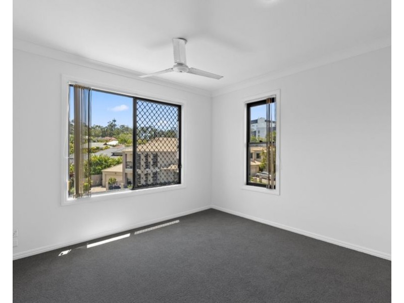 1/1 Alexandrina Drive, Varsity Lakes QLD 4227