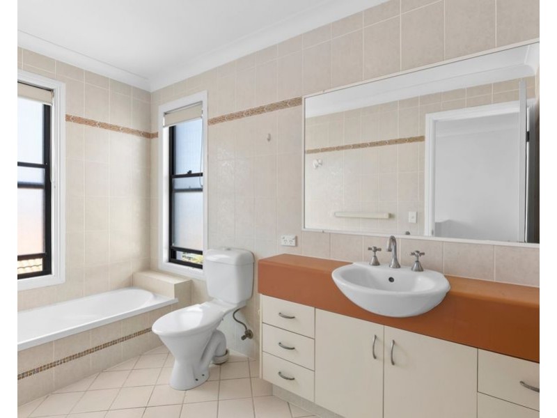 1/1 Alexandrina Drive, Varsity Lakes QLD 4227