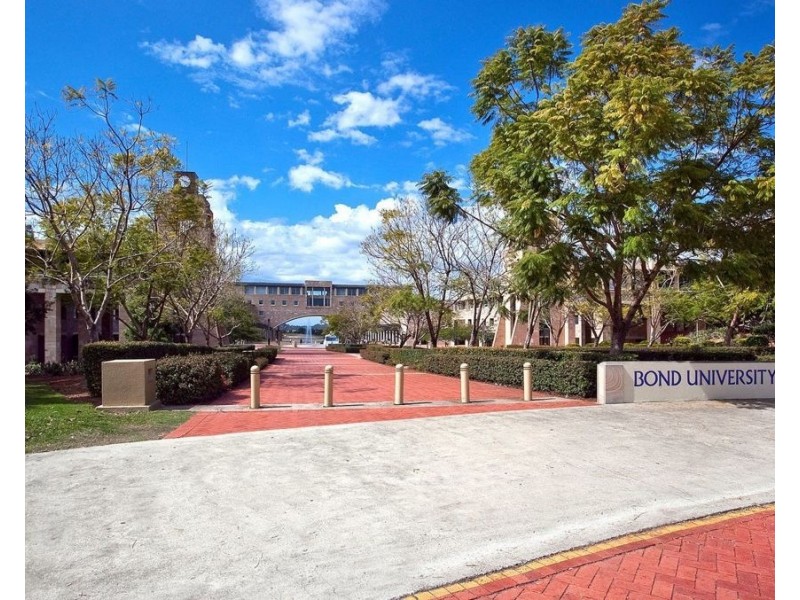 1/1 Alexandrina Drive, Varsity Lakes QLD 4227