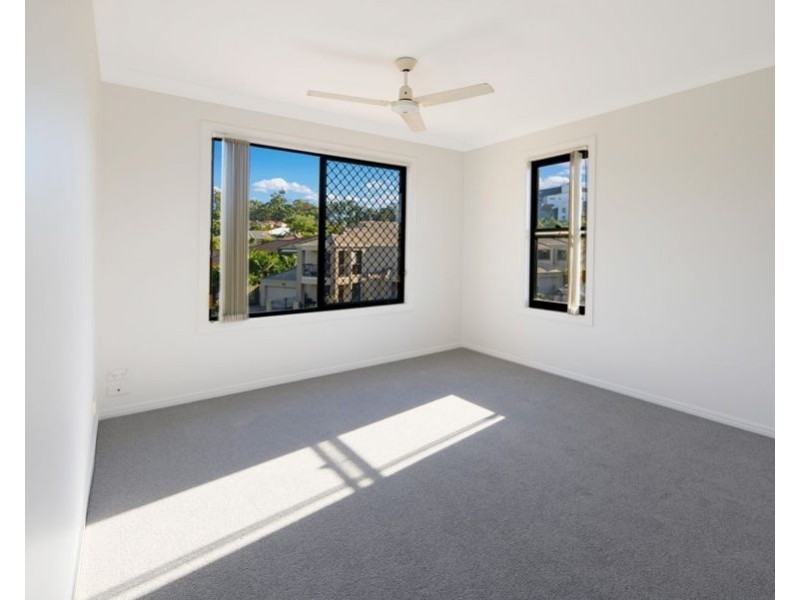 1/1 Alexandrina Drive, Varsity Lakes QLD 4227